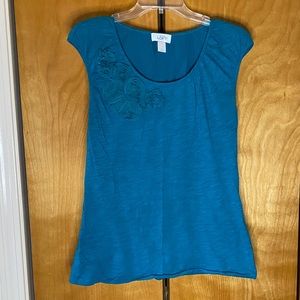 🌟Loft teal green tee w/flower embellishment